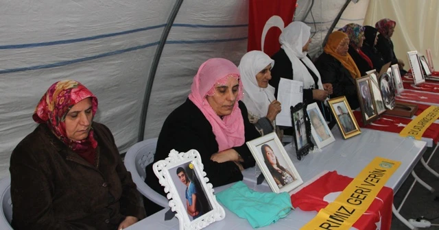 HDP önünde, ailelerin evlat nöbeti 127'nci gününde