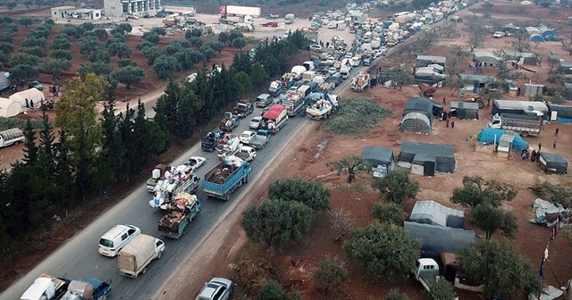 İdlib&#039;den Türkiye sınırına 44 bin sivil daha göç etti