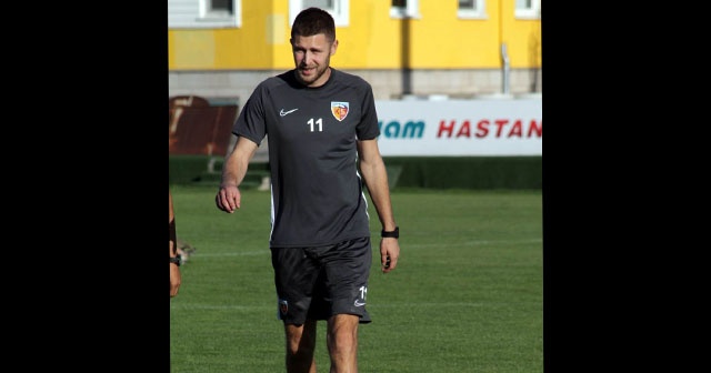 İM Kayserispor Kravets&#039;i bırakmadı