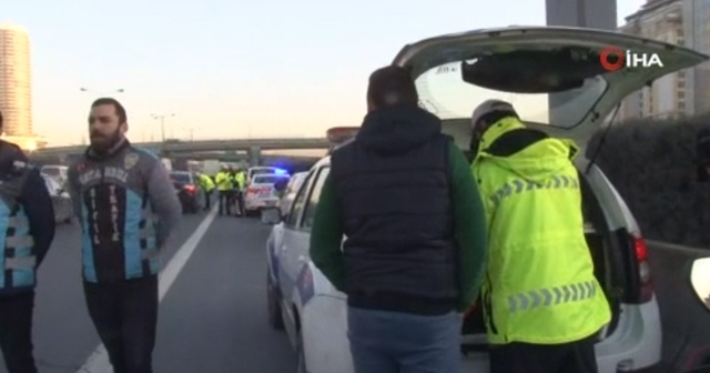 İstanbul’da çakar ve emniyet şeridi uygulaması