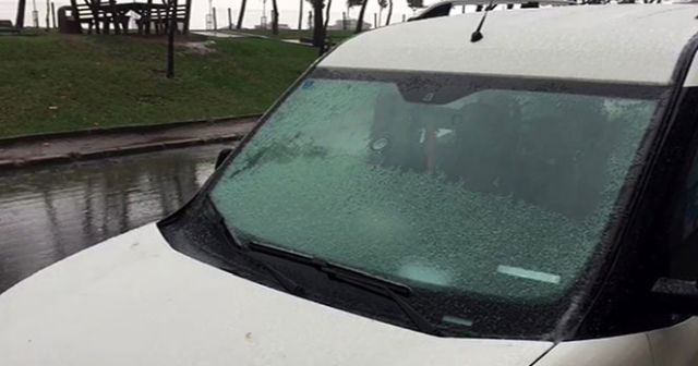 İstanbul&#039;da dolu yağışı etkili oldu