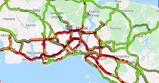 İstanbul&#039;da sağanak sonrası trafik kilitlendi