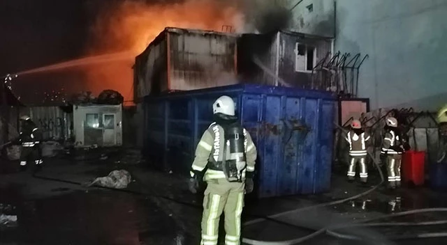 İstanbul&#039;da yangın paniği, çok sayıda ekip olay yerinde