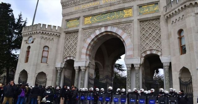 İstanbul Üniversitesi&#039;nde öğrenciyi darp eden polis memuru görevden alındı