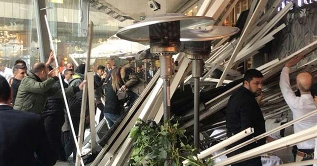 İstanbul Zincirlikuyu'da bir kafenin çatısı çöktü