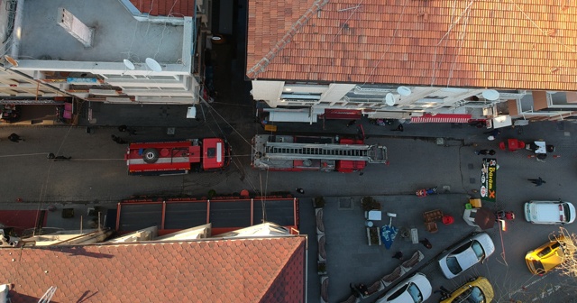 İtfaiye dar sokağa giremedi, korku dolu anlar yaşandı