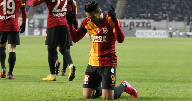 Galatasaray 3 puanı 3 golle aldı