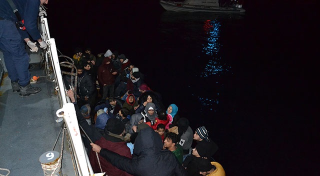 İzmir&#039;de 131 düzensiz göçmen yakalandı