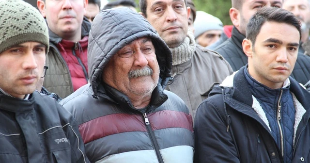 Bir babanın en zor anı: Ekmek parasını kazanırken ölen oğlunu böyle uğurladı