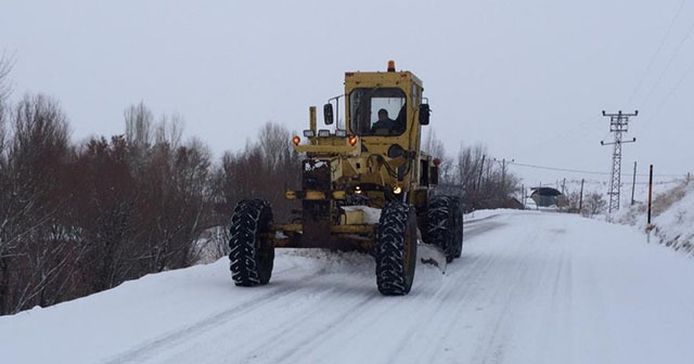 Kar yağışı nedeniyle 270 yerleşim yerinin yolu ulaşıma kapandı