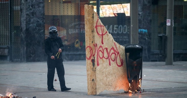 Kolombiya&#039;da göstericilerle polis çatıştı