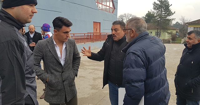 Kulüp başkanı ve futbolcu babası arasında maç sonrası gerginlik