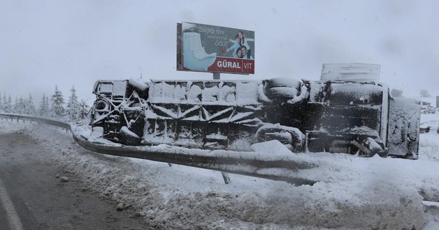 Kütahya&#039;da yolcu otobüsü devrildi: 19 yaralı