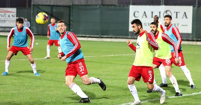 Lider Sivasspor ikinci yarı hazırlıklarını sürdürdü