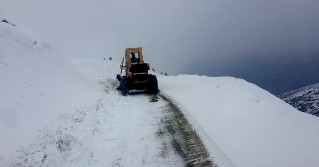 Malatya’da 15 kırsal mahalle yolu kardan kapandı