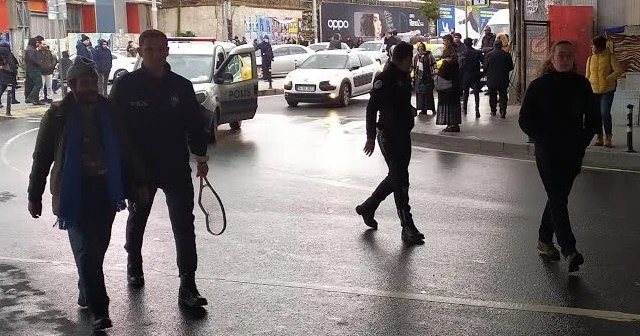 Mecidiyeköy’de tenis raketi ve makasla birbirlerine saldırdılar