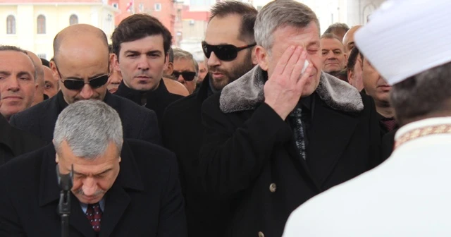 Metin Şentürk’ün babası son yolculuğuna uğurlandı