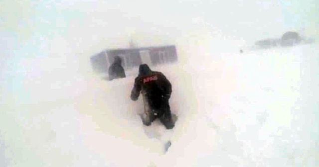 Niğde’de kar nedeniyle mahsur kalan işçi kurtarıldı