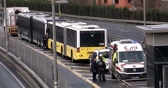 Okmeydanı durağında metrobüs kazaso