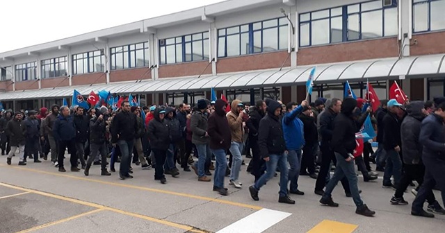 Otomotiv sektöründe üretim durdu...İşçiler yüzde 8&#039;lik zammı beğenmediler, iş bıraktılar