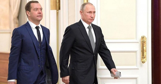 Putin&#039;den Medvedev&#039;e maaş jesti