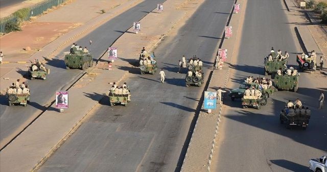 Sudan&#039;da &#039;isyan&#039; bastırıldı, 43 istihbaratçı gözaltına alındı