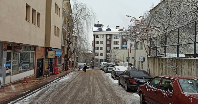 Tunceli’de kar 184 köy yolunu ulaşıma kapattı