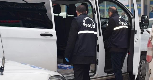 14 yaşındaki kız, babasıyla yaşayan kadını bıçakladı