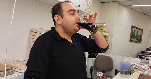 15 yıldır günde 5 litre kola içiyor