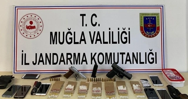 Akyaka'da değeri 2 milyon lira olan kobra yılanı zehri ele geçirildi
