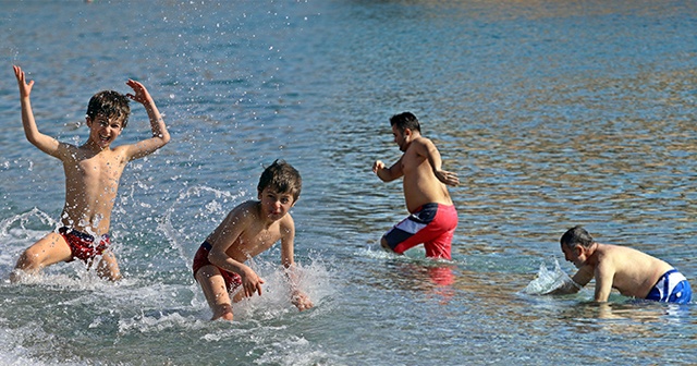 Antalya&#039;da şubat ayında deniz keyfi