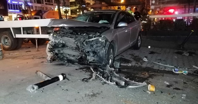 Bağdat Caddesi&#039;nde feci kaza: 1 kişi ağır yaralandı