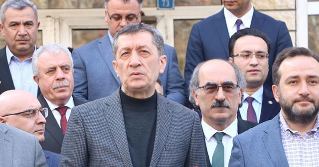 Bakan Selçuk: "Van'da ilçelerimizde birkaç köy okulunda ufak çaplı hasar meydana geldi"
