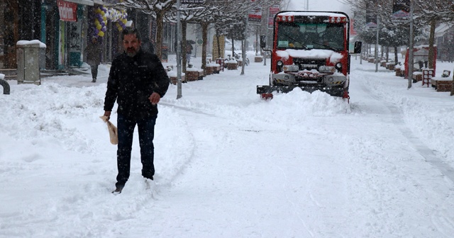 Bolu’da okullara 1 günlük kar tatili