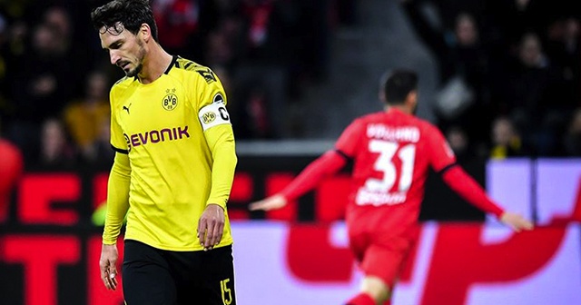 Borussia Dortmund zirve yarışında darbe aldı