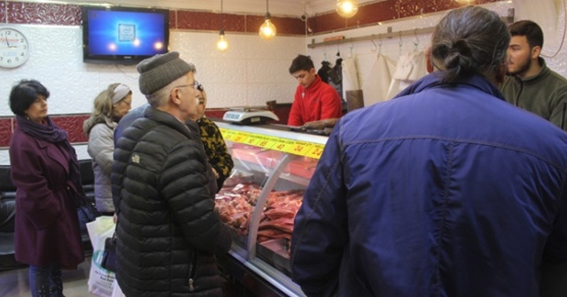 Canan Karatay gündeme taşıdı, vatandaş sakatatçılara akın etti