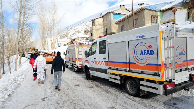 Çığ felaketinin yaşandığı Van&#039;da arama kurtarma çalışmaları devam ediyor