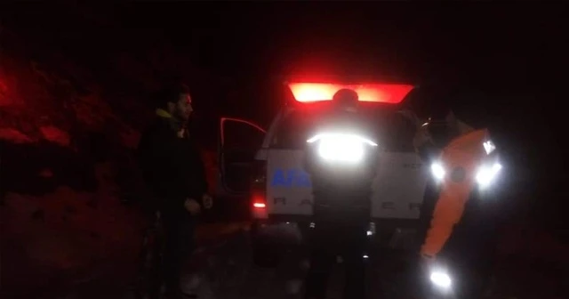 Dağda geziye çıkan genç donmak üzereyken kurtarıldı