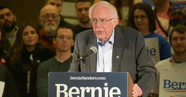 Demokrat başkan aday adayı Sanders ilk kez öne geçti