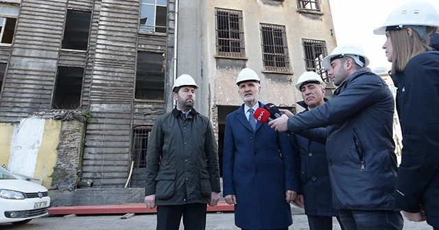 Denize doğru kayan Liman Han'ın ön cephesi askıya alındı