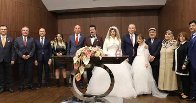 Denizli'de 30'a yakın çift 'Sevgililer Günü'nde dünya evine girdi
