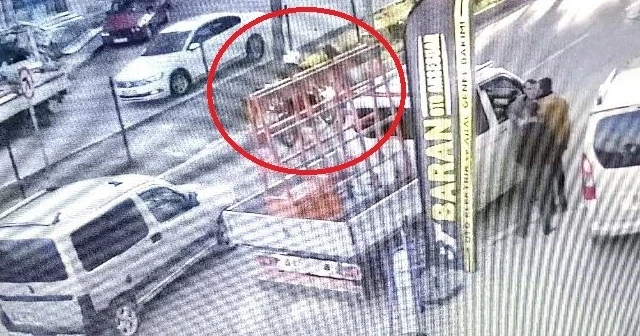 Ekmek almaya giden kadına motosiklet çarptı