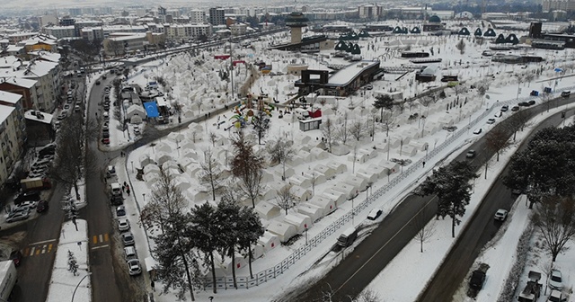 Elazığ’da depremin yaraları sarılıyor