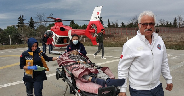 Felç geçiren yaşlı adamın yardımına ambulans helikopter yetişti