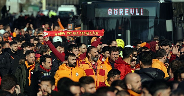 Galatasaray taraftarı Kadıköy&#039;e geldi