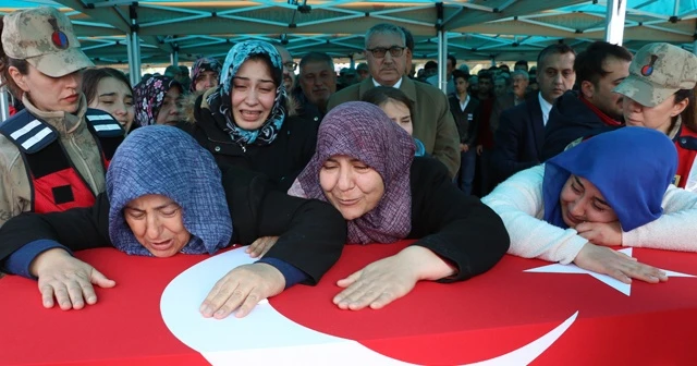 İdlib şehidi dualarla son yolculuğuna uğurlandı