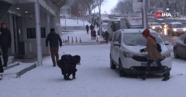 İstanbul’da çocuklar karın keyfini çıkardı