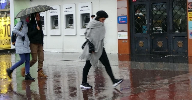 İstanbul'da yağmur etkili oluyor