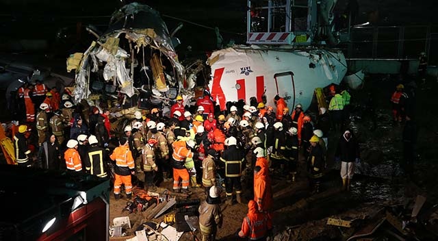 İstanbul&#039;daki uçak kazasında 3 kişi hayatını kaybetti