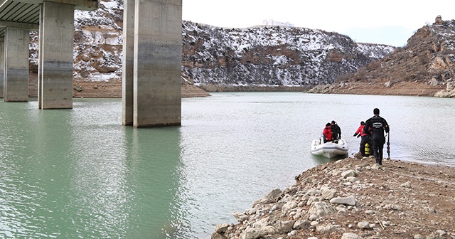 Kayıp Gülistan&#039;ı arama çalışmaları sürüyor, baraj kodu düşürüldü